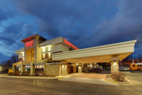  Drury Inn & Suites Poplar Bluff  Поплар Блафф